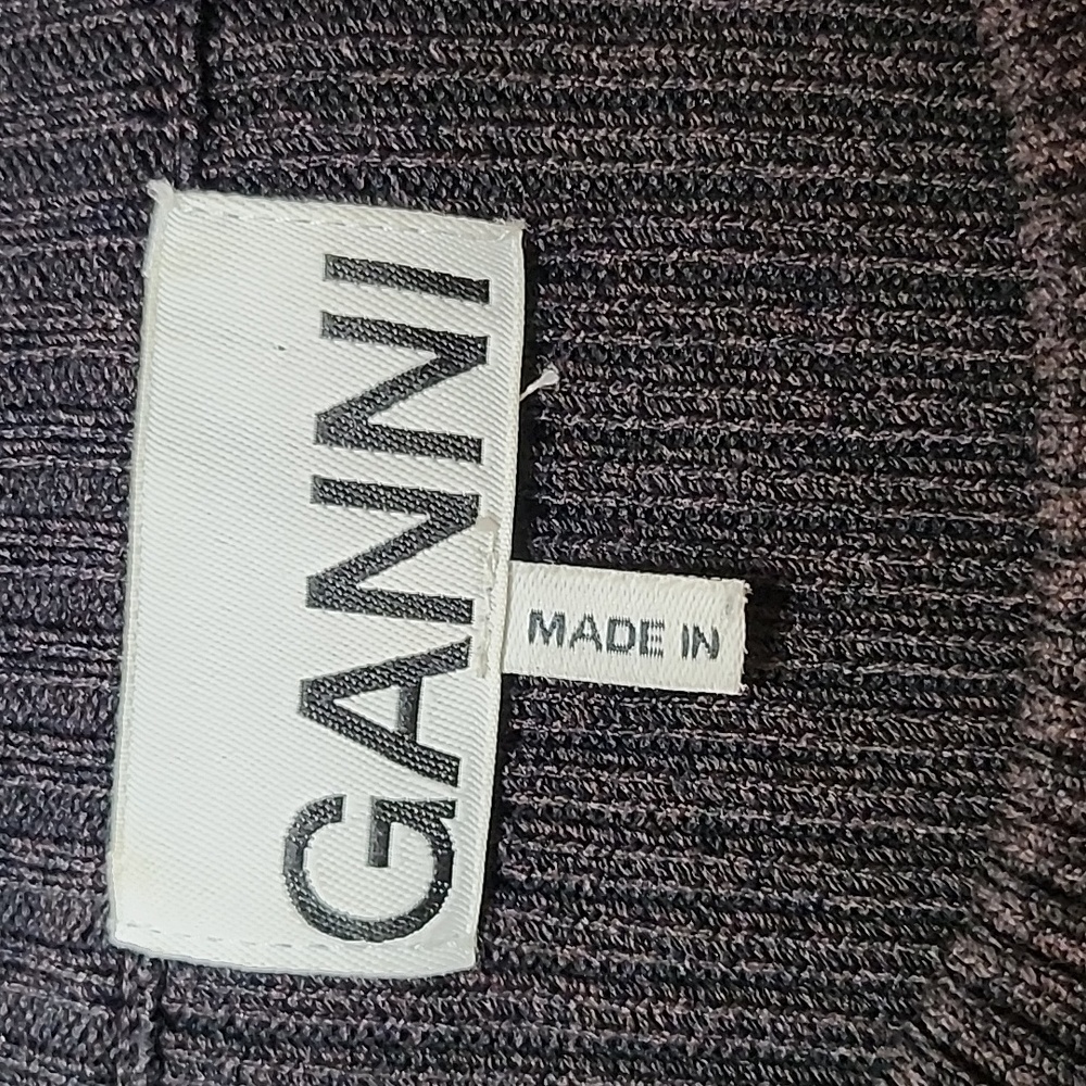 Ganni ribbed knit sweater featuring decorative crystal buttons Sz Large - Picture 10 of 16